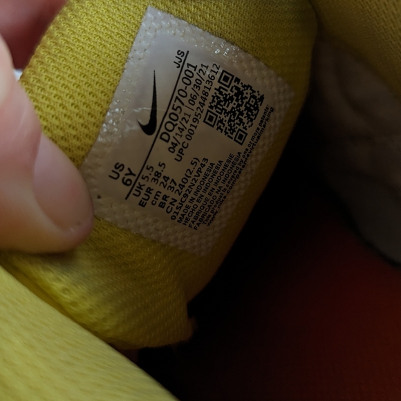 NIKE Air Max 90 LTR go the extra smile colorblock yellow sneakers - Picture 12 of 14